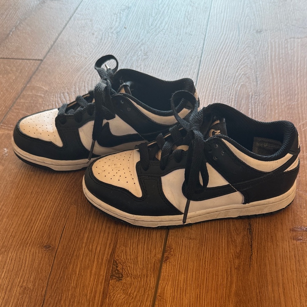 Nike Kids Dunk Low sneakers size 12